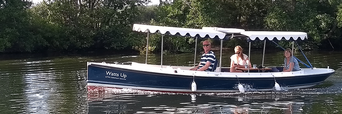 Family boat hire from Marlow on the River Thames
